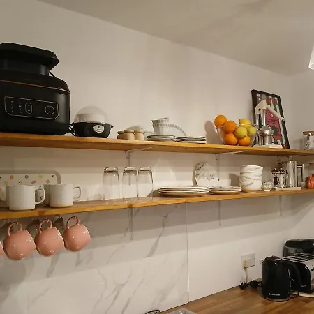 Westport Riverlane Appt דירה